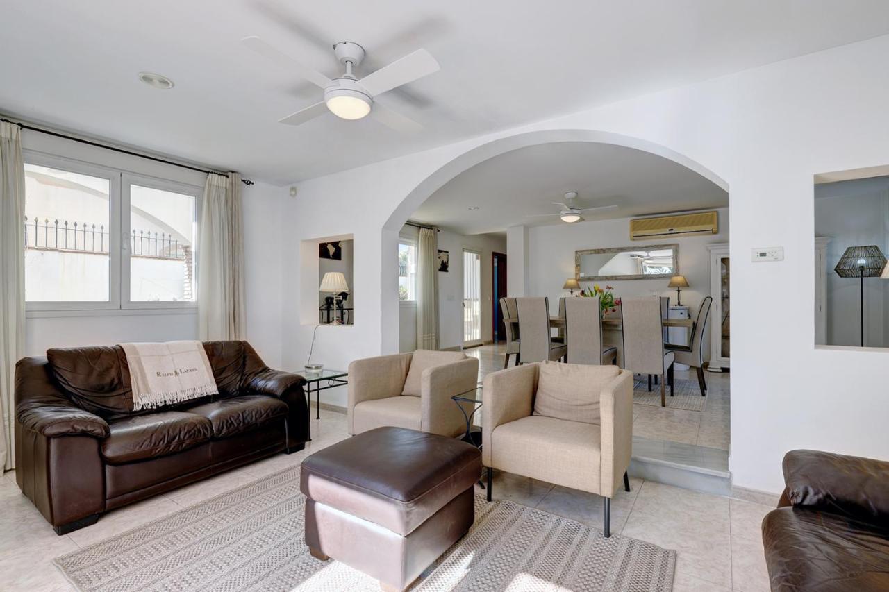 088 Bright And Spacious Andalusian Style With Private Pool Villa